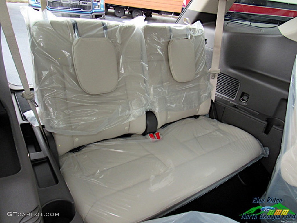 2020 Explorer Platinum 4WD - Star White Metallic Tri-Coat / Sandstone photo #13