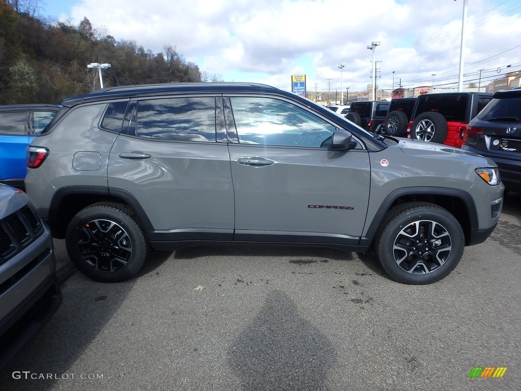 2020 Compass Trailhawk 4x4 - Sting-Gray / Ruby Red/Black photo #7