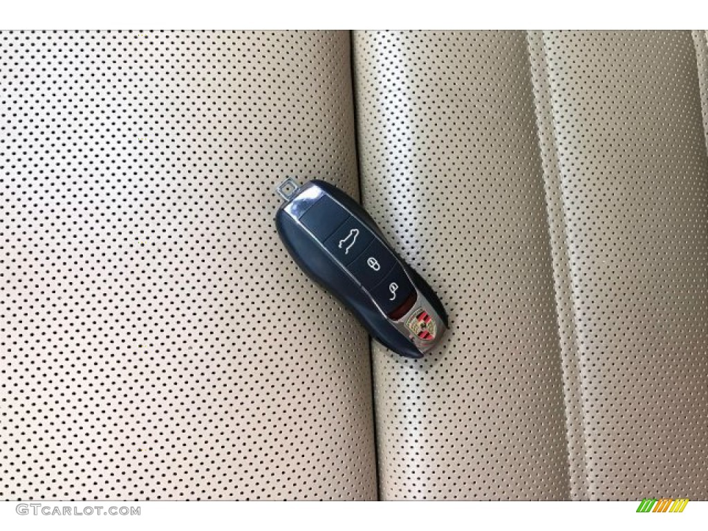2018 Porsche Macan GTS Keys Photo #135988517