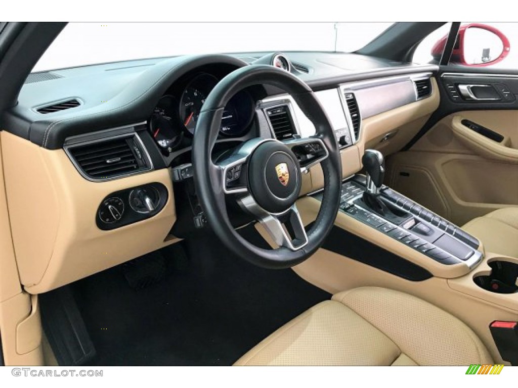 Black/Luxor Beige Interior 2018 Porsche Macan GTS Photo #135988727