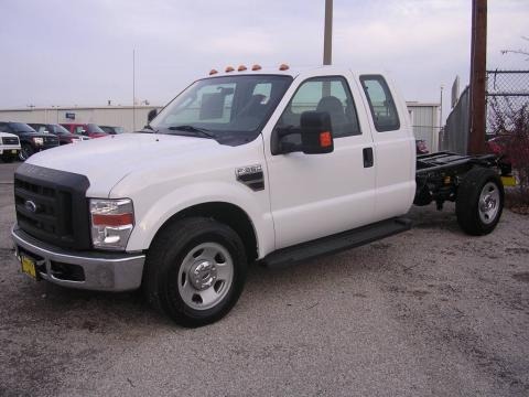 2009 Ford F350 Super Duty XL SuperCab Chassis Data, Info and Specs