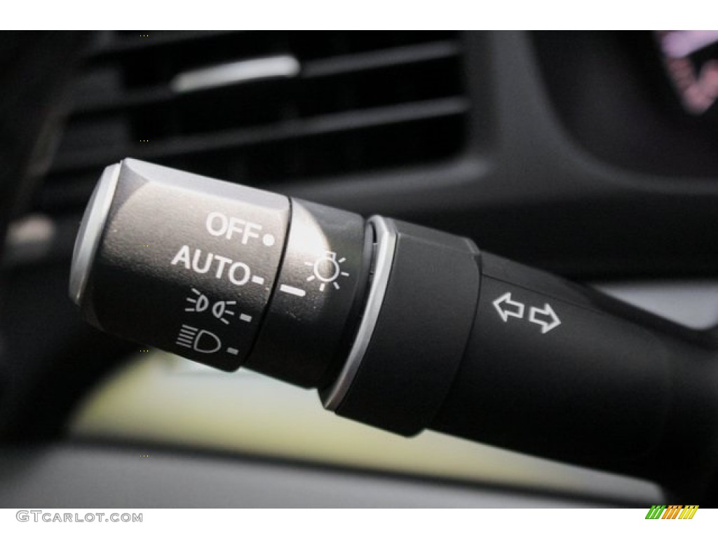 2020 Acura ILX Premium Controls Photo #135994571