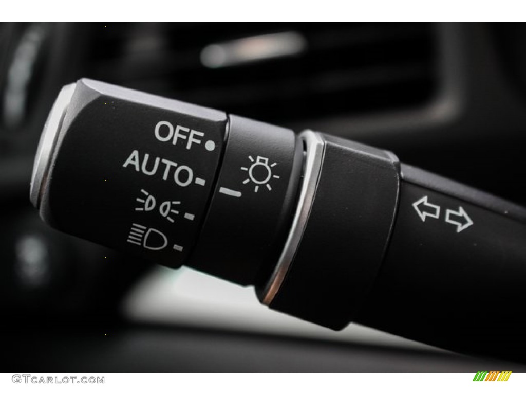 2020 Acura ILX Premium Controls Photo #135995585