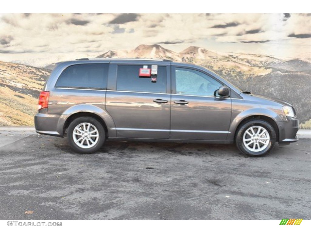 2018 Grand Caravan SXT - Granite Pearl / Black/Light Graystone photo #2