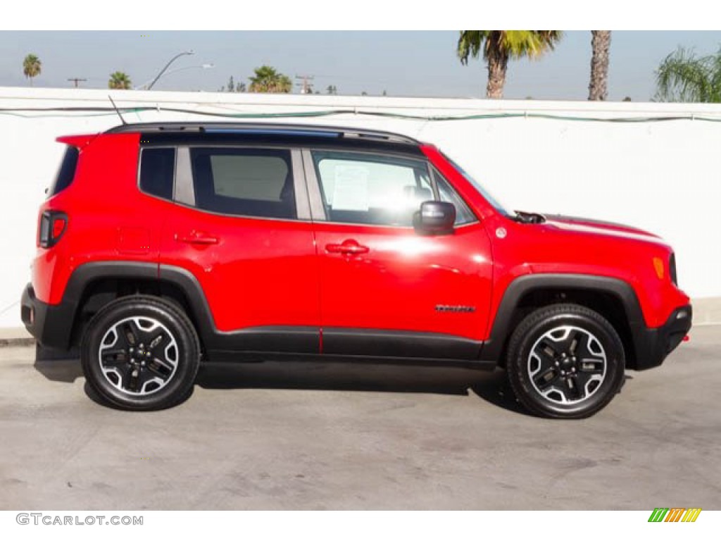 2017 Renegade Trailhawk 4x4 - Colorado Red / Black photo #12