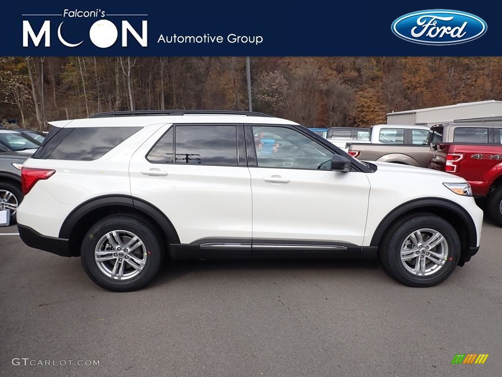 Star White Metallic Tri-Coat Ford Explorer