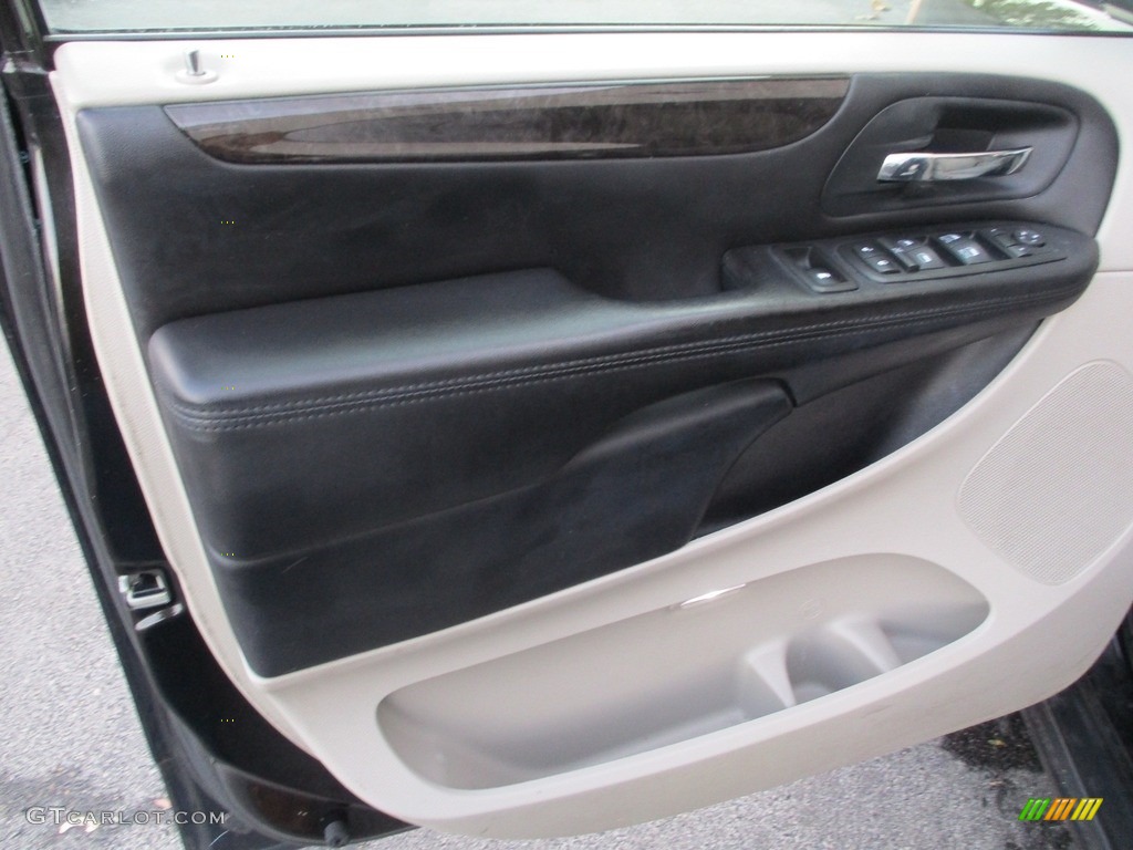 2013 Grand Caravan SXT - Brilliant Black Crystal Pearl / Black/Light Graystone photo #10