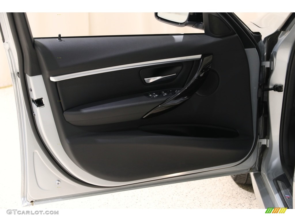 2017 3 Series 330i xDrive Sedan - Glacier Silver Metallic / Black photo #4