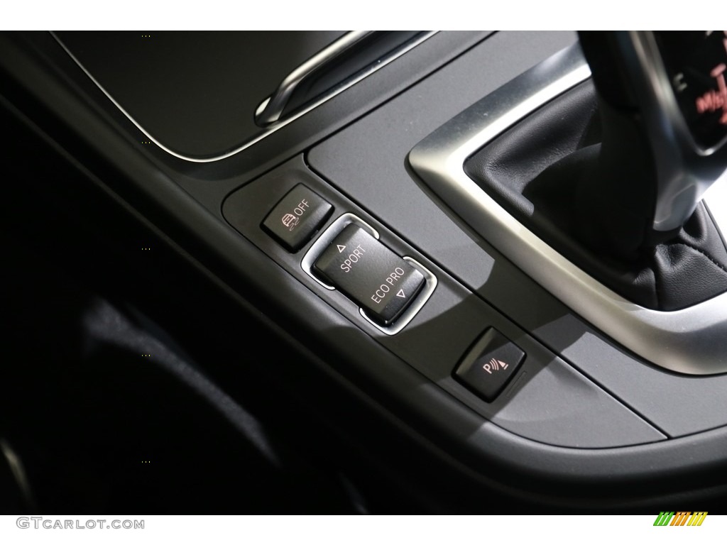 2017 3 Series 330i xDrive Sedan - Glacier Silver Metallic / Black photo #15