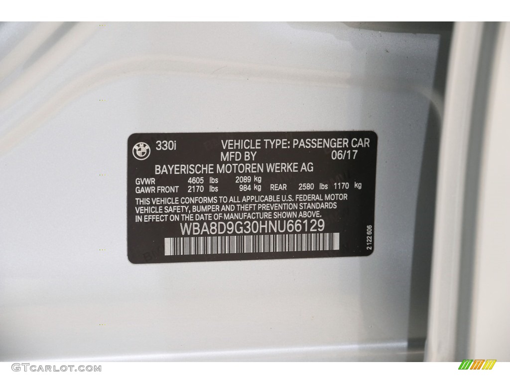 2017 3 Series 330i xDrive Sedan - Glacier Silver Metallic / Black photo #23