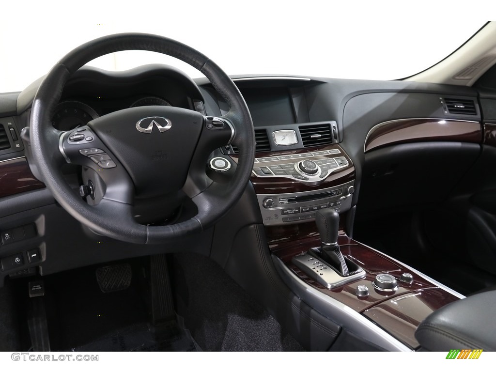 2019 Infiniti Q70 3.7X LUXE Dashboard Photos