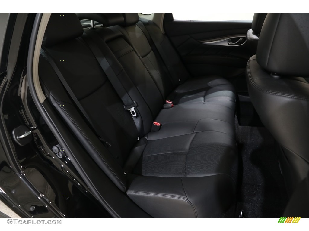 2019 Q70 3.7X LUXE - Black Obsidian / Graphite photo #16