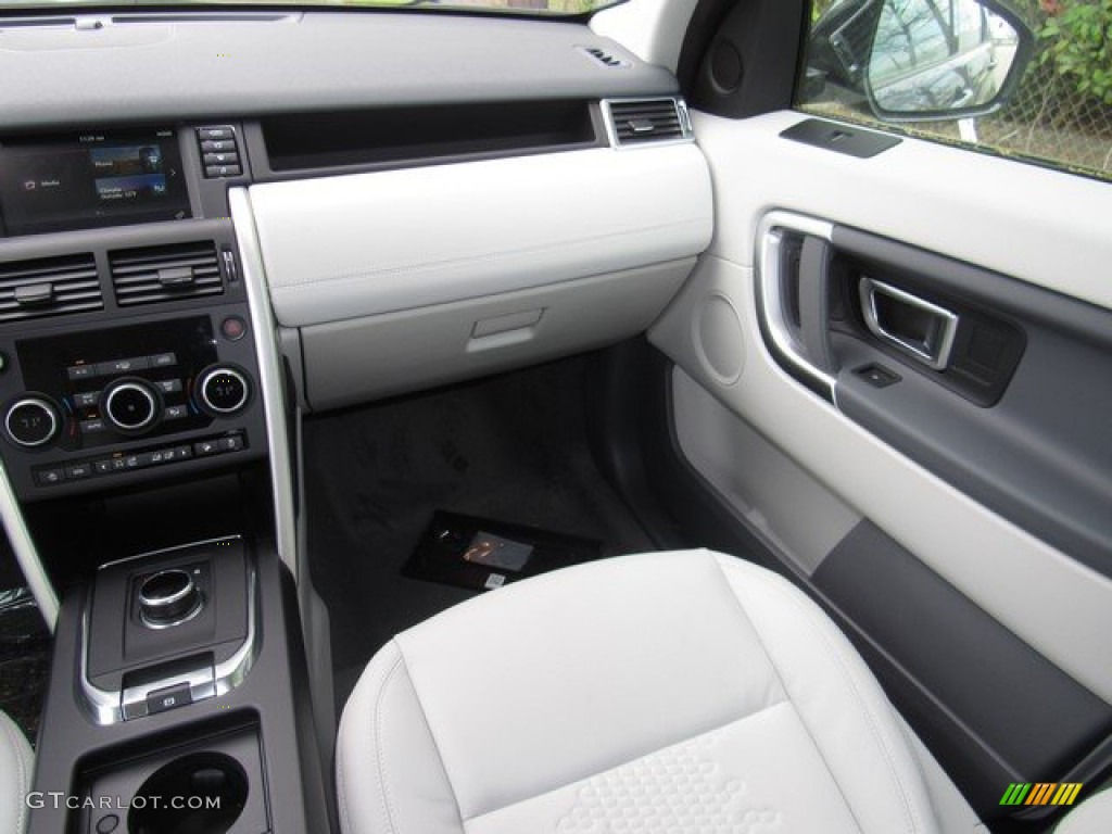 2019 Land Rover Discovery Sport SE Front Seat Photo #136025779