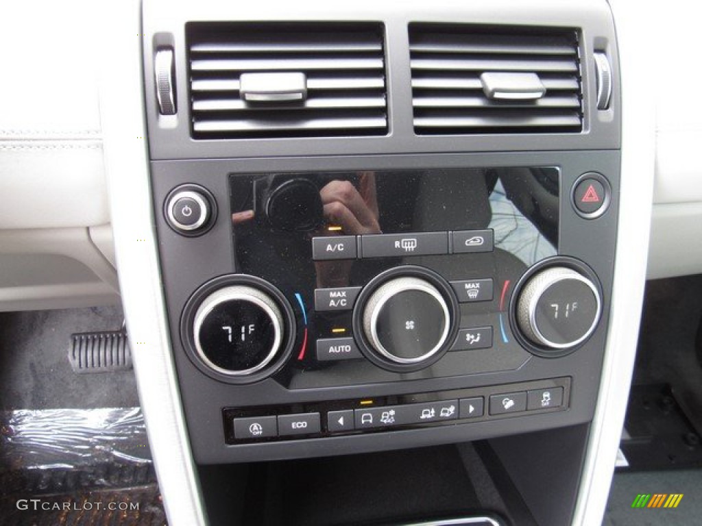 2019 Land Rover Discovery Sport SE Controls Photo #136026034