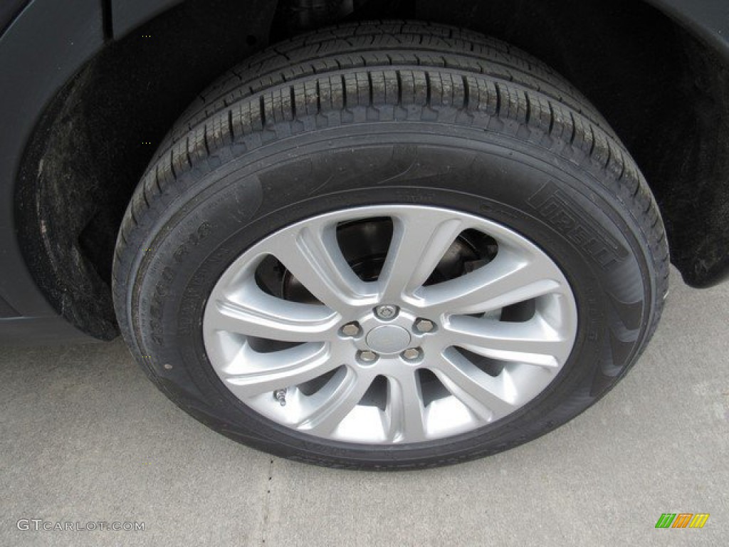 2019 Land Rover Discovery Sport SE Wheel Photos