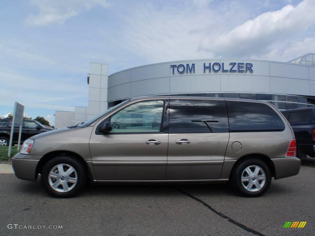 2005 Monterey Convenience - Arizona Beige Metallic / Pebble photo #2