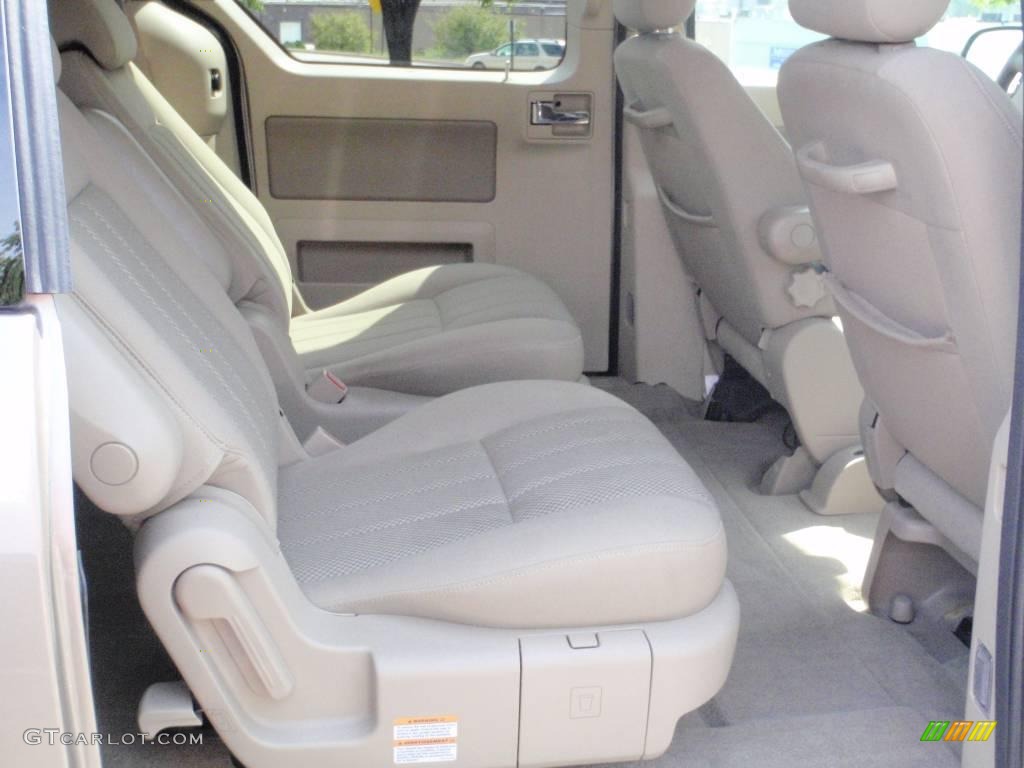 2005 Monterey Convenience - Arizona Beige Metallic / Pebble photo #11