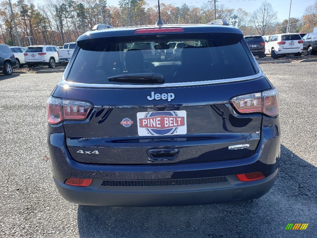 2020 Compass Latitude 4x4 - Jazz Blue Pearl / Black photo #5