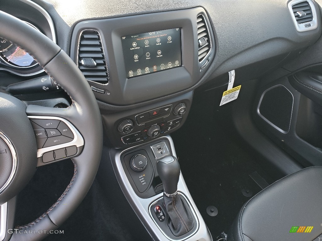 2020 Compass Latitude 4x4 - Jazz Blue Pearl / Black photo #10