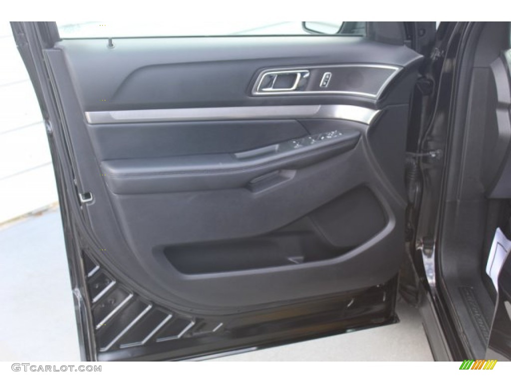 2019 Explorer XLT - Agate Black / Medium Black photo #9