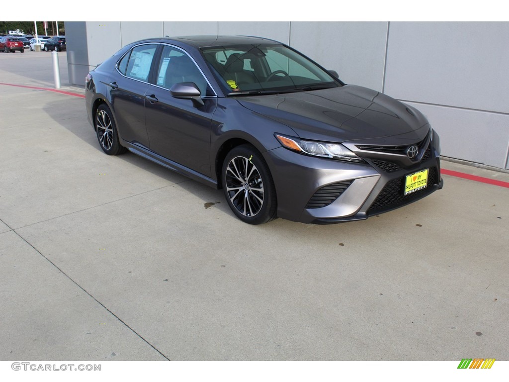 Predawn Gray Mica 2020 Toyota Camry SE Exterior Photo #136048930