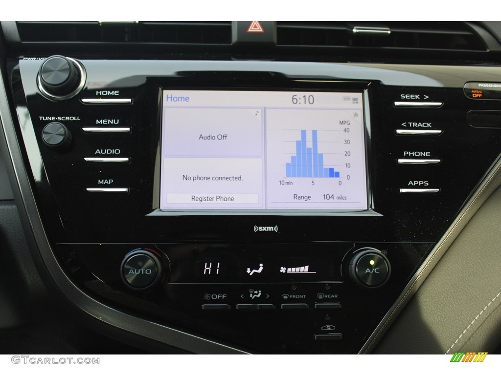 2020 Toyota Camry SE Controls Photo #136049230