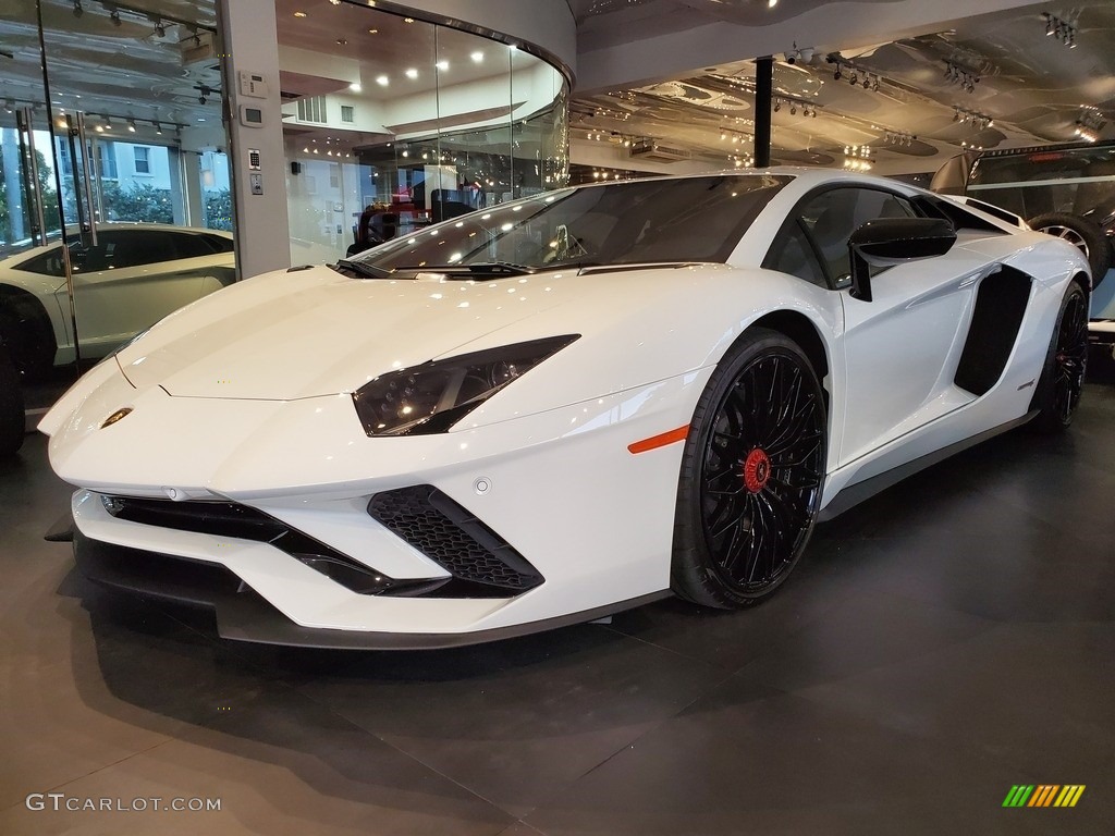 Bianco Isis 2018 Lamborghini Aventador S Exterior Photo #136049482