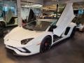 Front 3/4 View of 2018 Aventador S