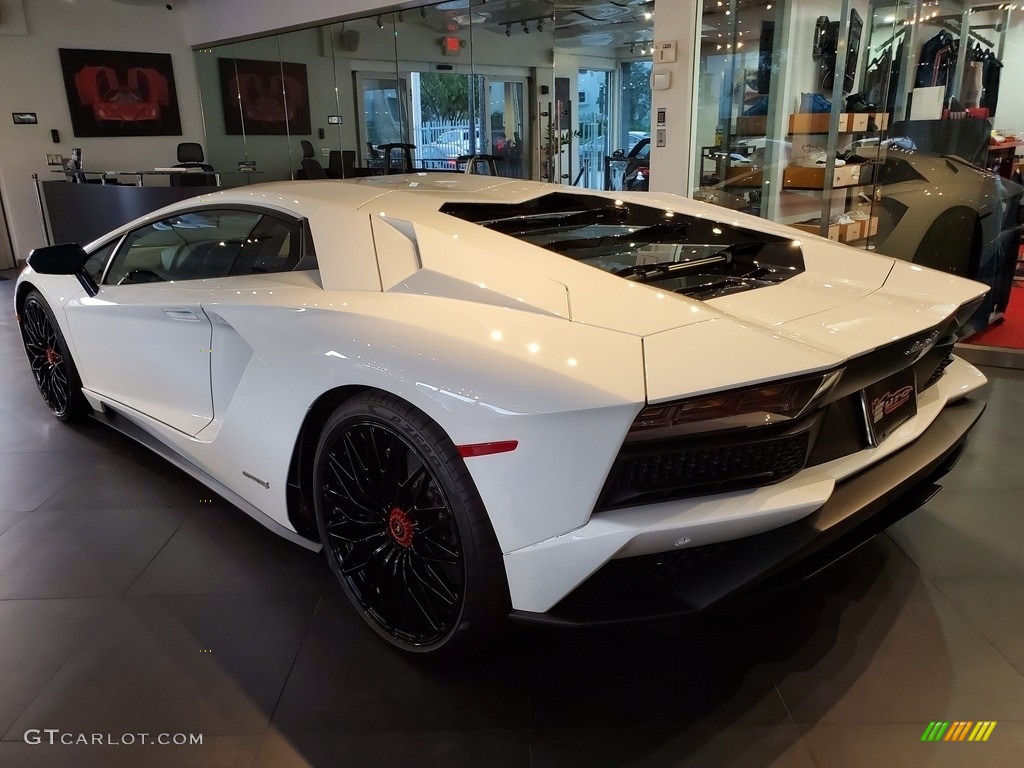 Bianco Isis 2018 Lamborghini Aventador S Exterior Photo #136049533