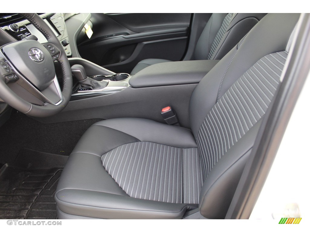 Black Interior 2020 Toyota Camry SE Photo #136049572