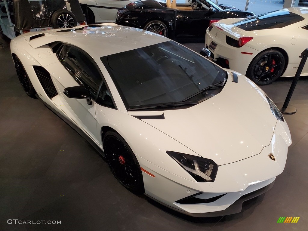 Bianco Isis 2018 Lamborghini Aventador S Exterior Photo #136049635