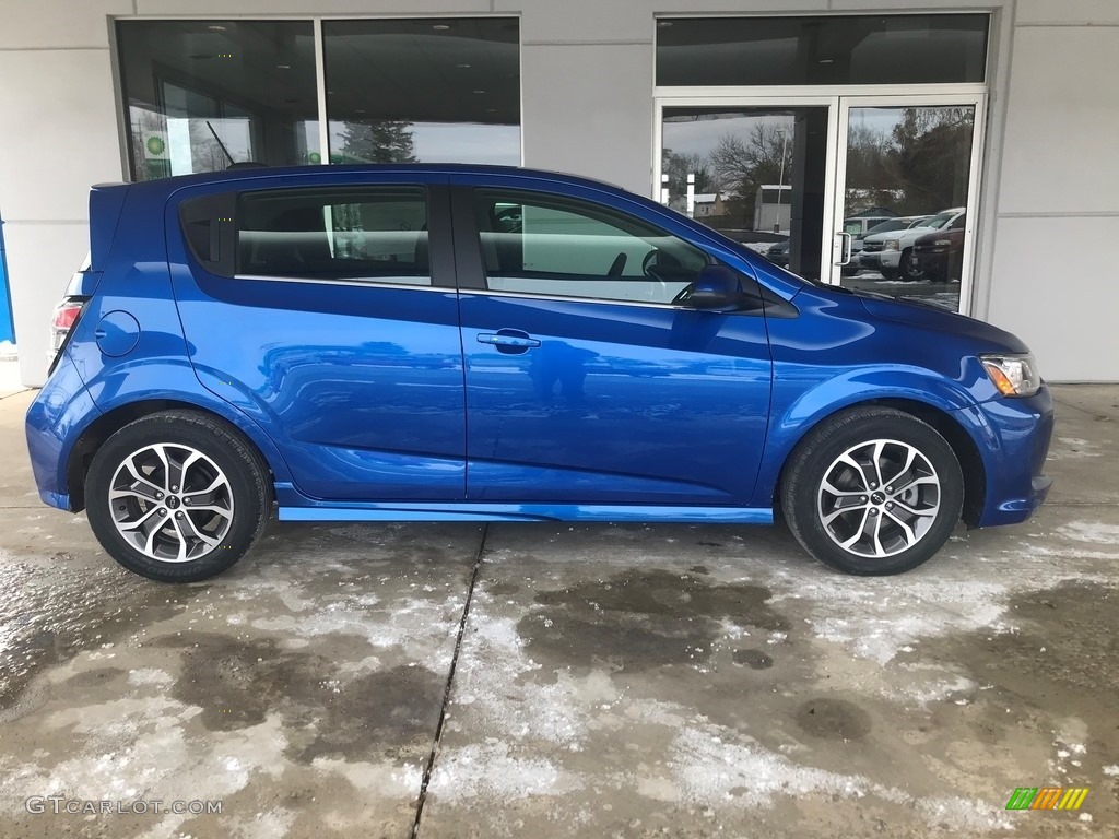 Kinetic Blue Metallic 2020 Chevrolet Sonic LT Hatchback Exterior Photo #136055352