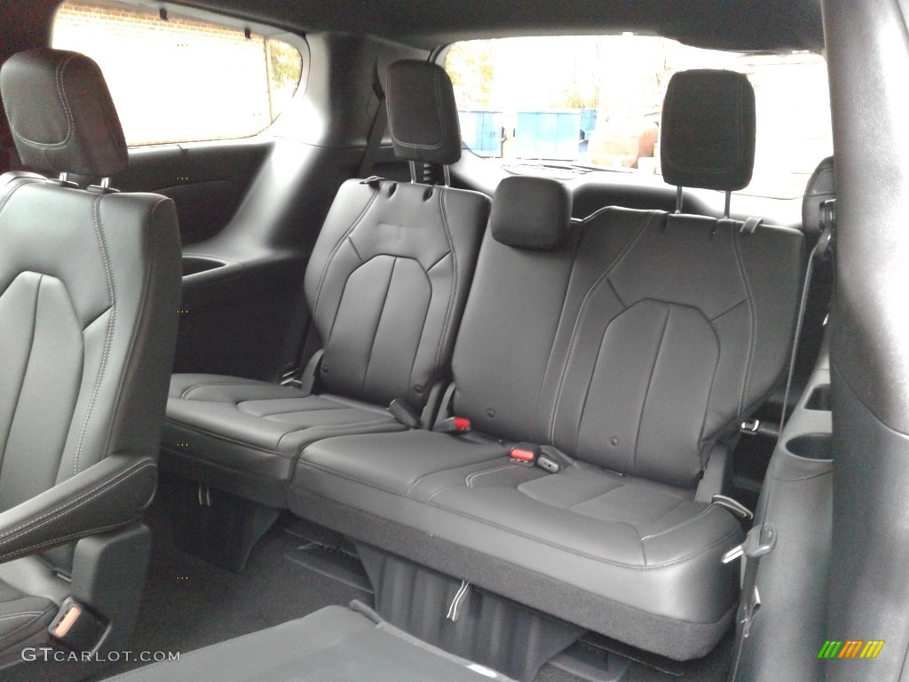Black Interior 2020 Chrysler Pacifica Touring L Photo #136069095