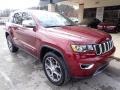 Front 3/4 View of 2019 Grand Cherokee Limited 4x4