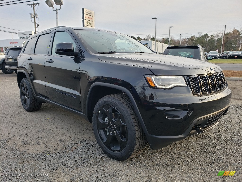 2020 Diamond Black Crystal Pearl Jeep Grand Cherokee Upland 4x4