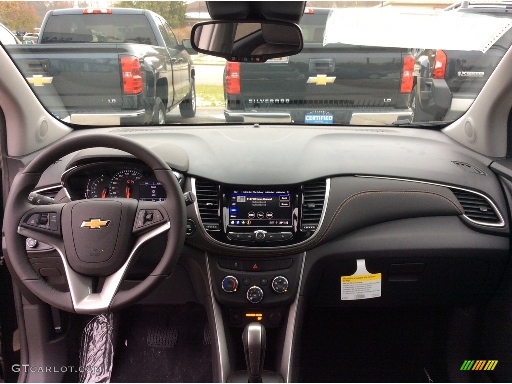 2020 Chevrolet Trax LT Jet Black Dashboard Photo #136086752