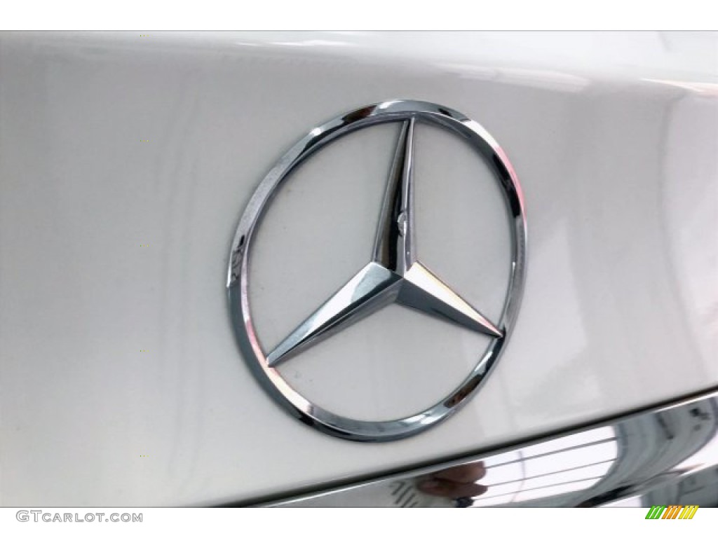 2019 Mercedes-Benz GLA 250 4Matic Marks and Logos Photos