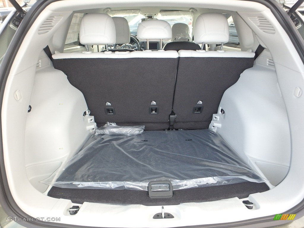 2020 Jeep Compass Latitude 4x4 Trunk Photo #136115636
