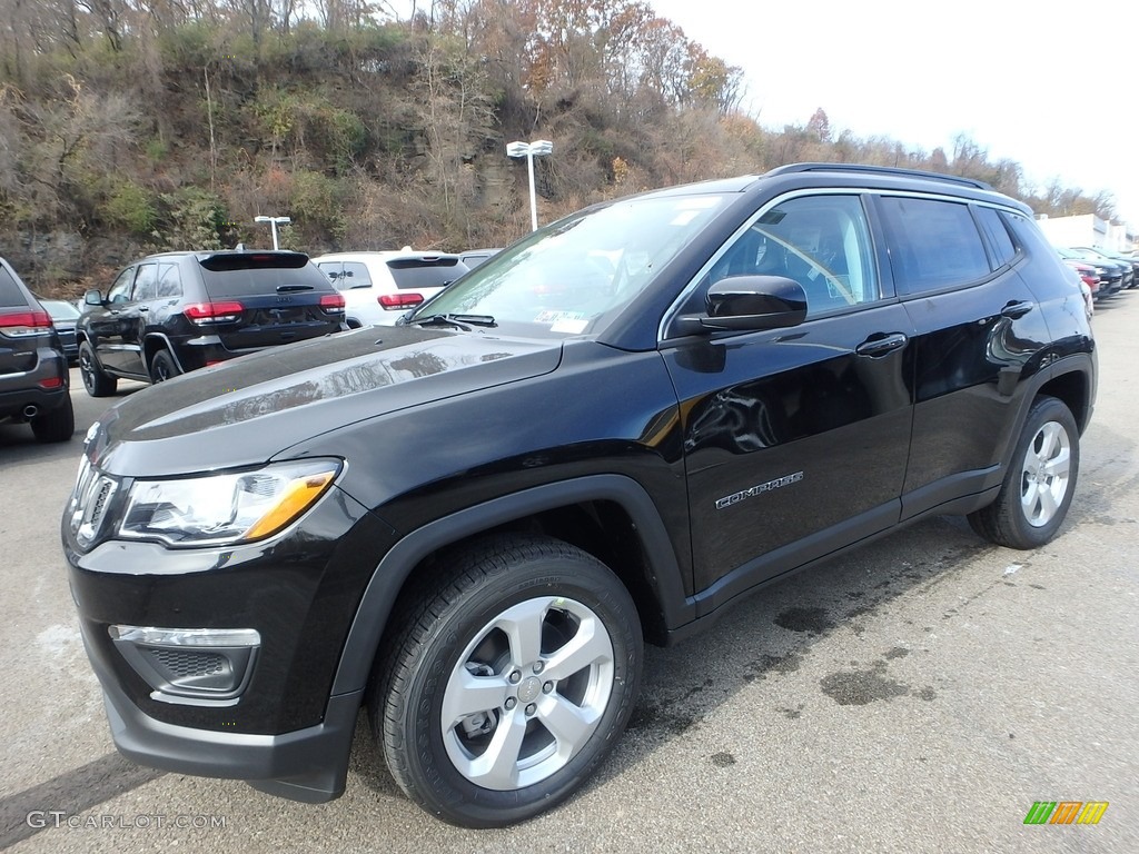 2020 Compass Latitude 4x4 - Diamond Black Crystal Pearl / Black photo #1