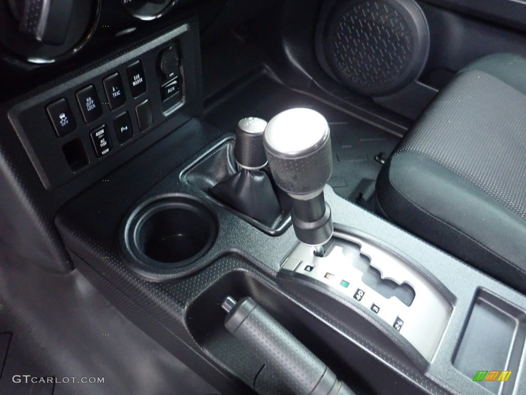 2010 FJ Cruiser 4WD - Black / Dark Charcoal photo #12