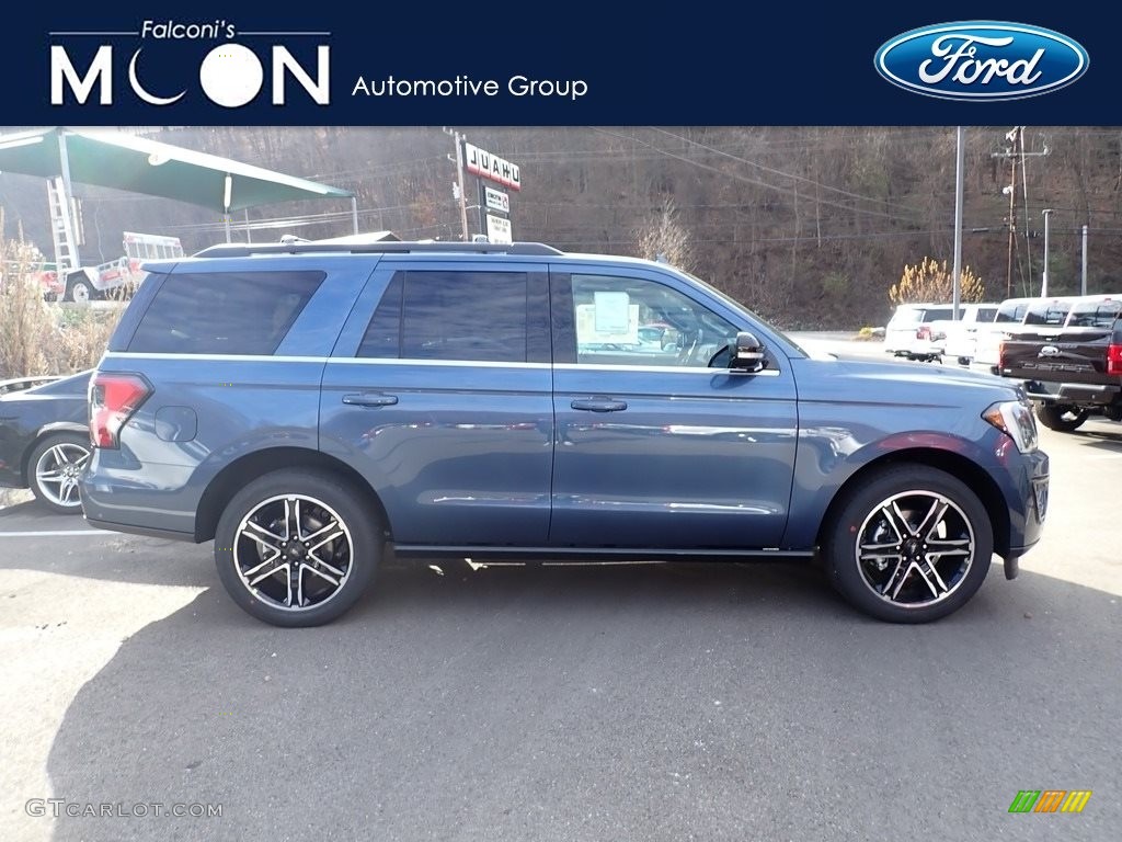 Blue Ford Expedition