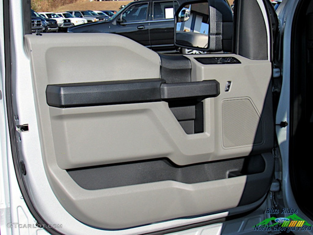 2019 F150 XL Regular Cab 4x4 - Ingot Silver / Earth Gray photo #24