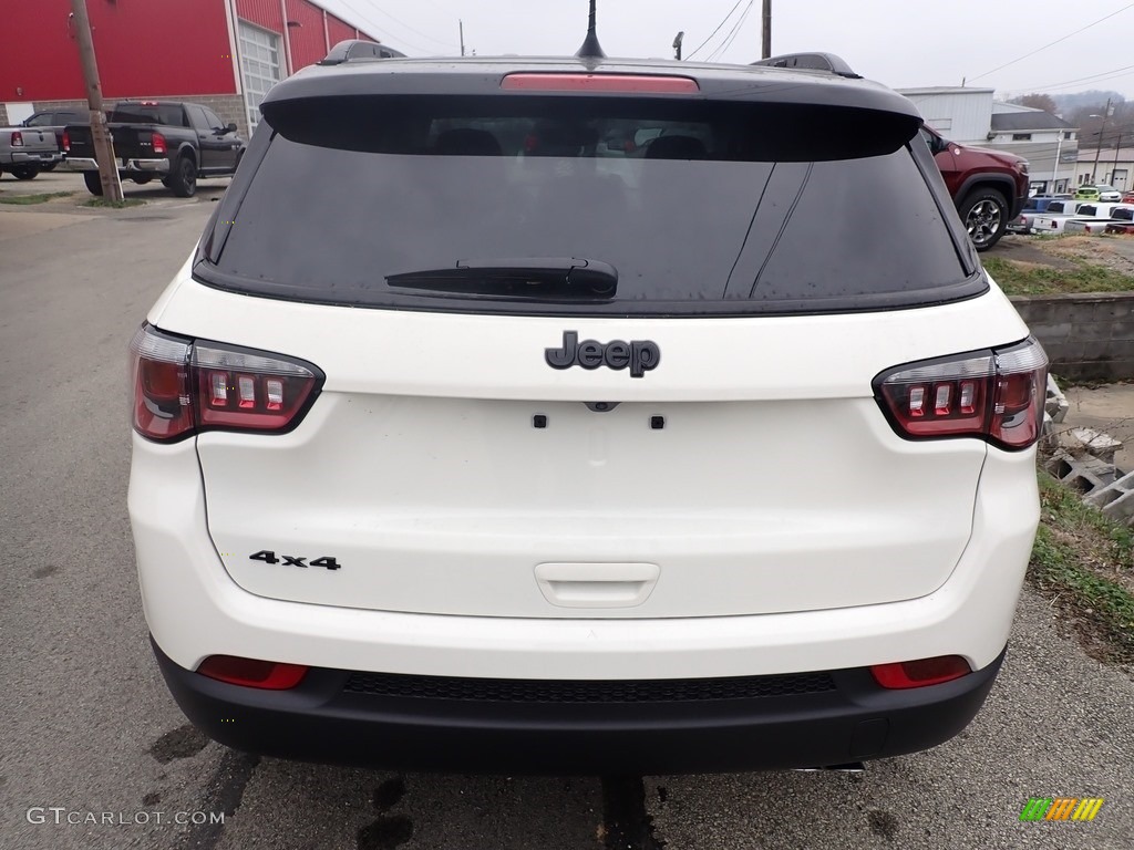2020 Compass Latitude 4x4 - White / Black photo #4