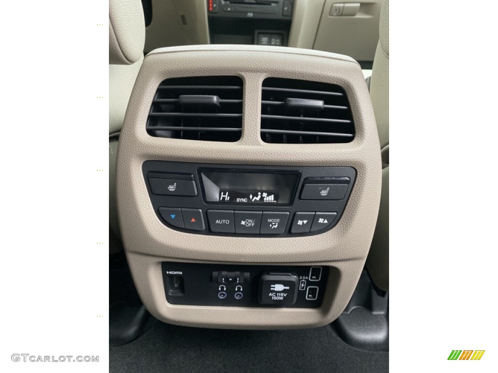 2020 Honda Pilot Touring AWD Controls Photo #136136954