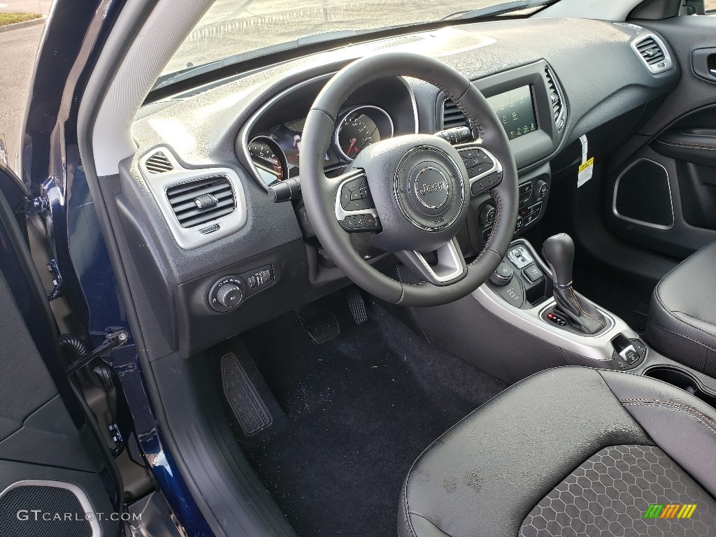 2020 Compass Latitude 4x4 - Jazz Blue Pearl / Black photo #7