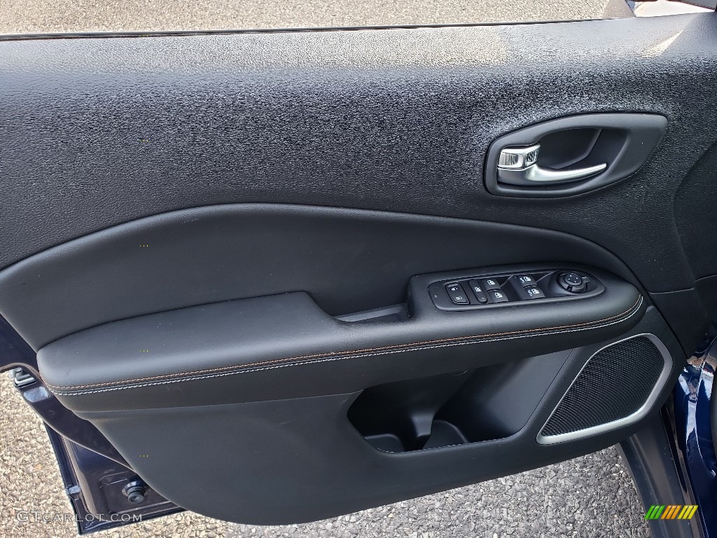 2020 Compass Latitude 4x4 - Jazz Blue Pearl / Black photo #8