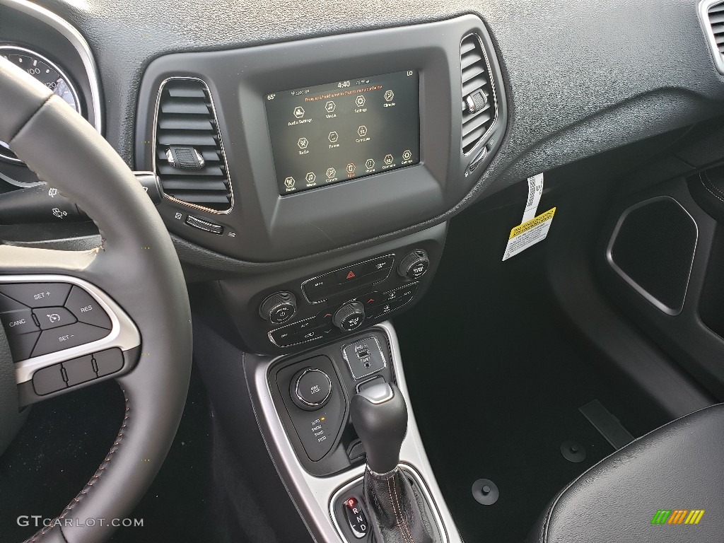 2020 Compass Latitude 4x4 - Jazz Blue Pearl / Black photo #10