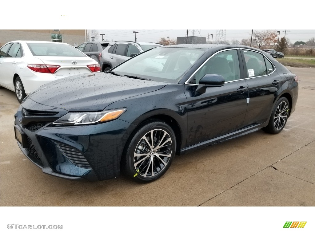 Galactic Aqua Mica 2020 Toyota Camry SE Exterior Photo #136146936