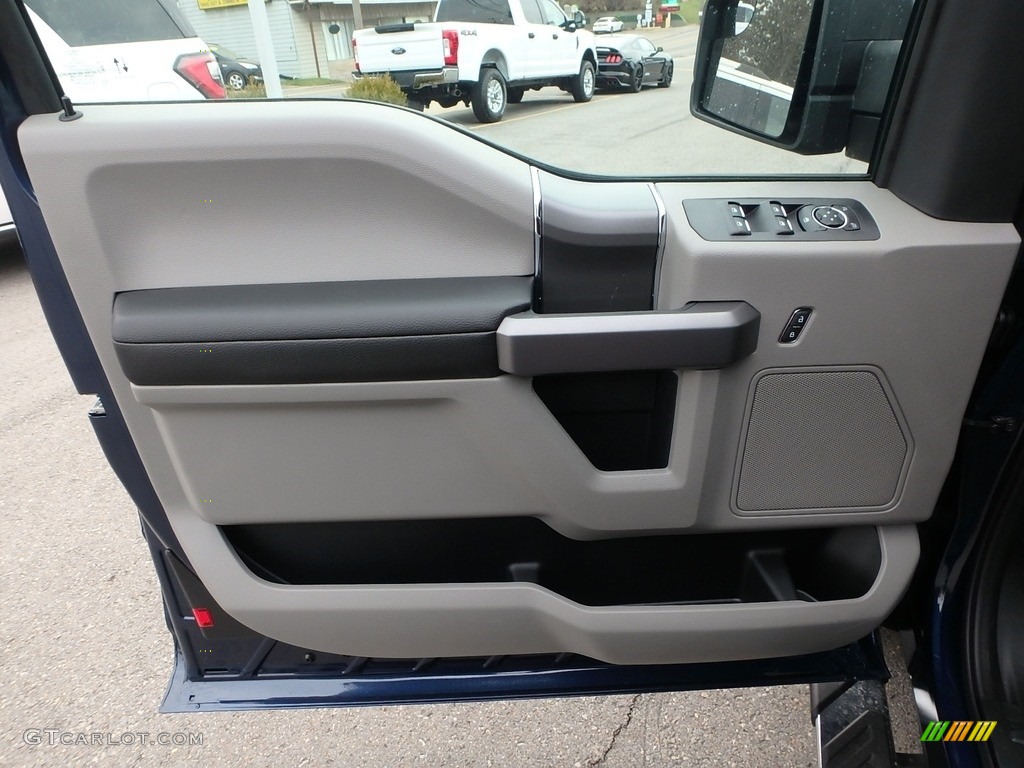 2019 Ford F150 XLT SuperCab 4x4 Earth Gray Door Panel Photo #136147482