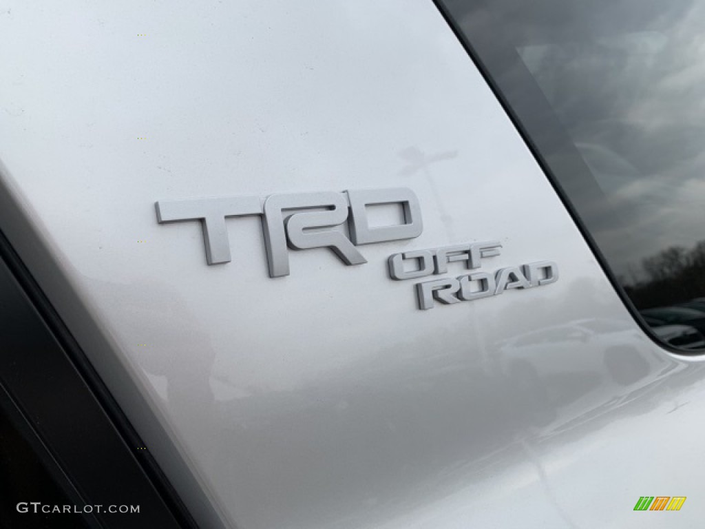 2020 Toyota 4Runner TRD Off-Road 4x4 Marks and Logos Photos